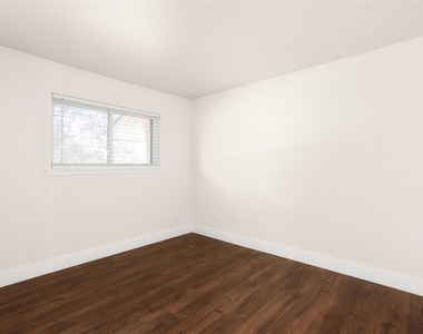 2408 Ventura Dr - Photo Thumbnail 16