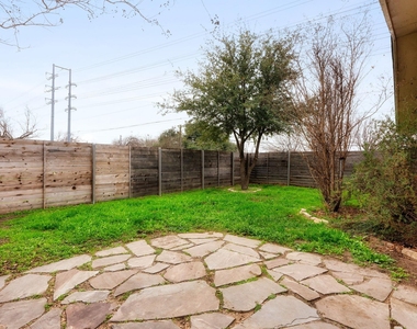 2408 Ventura Dr - Photo Thumbnail 18