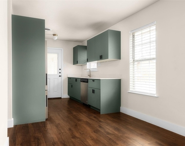 2408 Ventura Dr - Photo Thumbnail 8