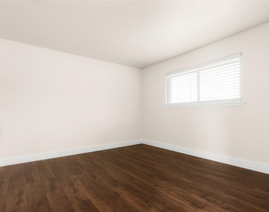 2408 Ventura Dr - Photo Thumbnail 11