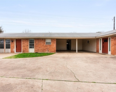2408 Ventura Dr - Photo Thumbnail 2