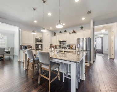 1063 Cedar Glen Dr - Photo Thumbnail 10