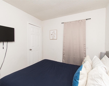4405 Teri Rd - Photo Thumbnail 7