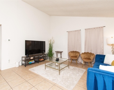 4405 Teri Rd - Photo Thumbnail 1