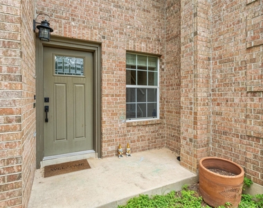 6630 Hillside Terrace Dr - Photo Thumbnail 1