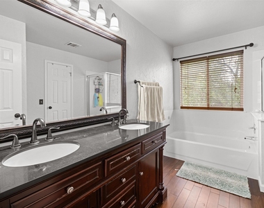 6630 Hillside Terrace Dr - Photo Thumbnail 15