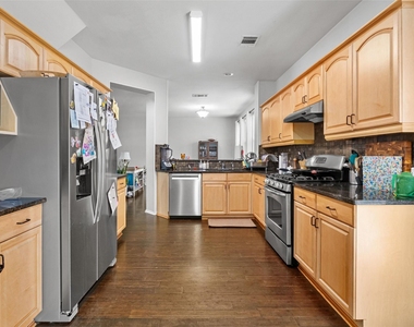 6630 Hillside Terrace Dr - Photo Thumbnail 9