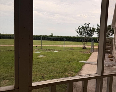 5600 Fm 1466 - Photo Thumbnail 21