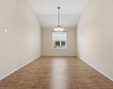 224 Poplarwood Dr - Photo Thumbnail 7