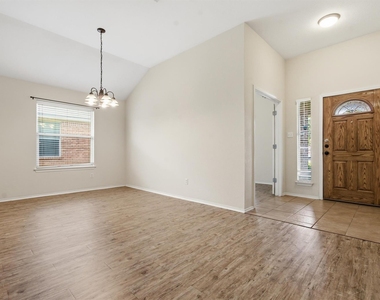 224 Poplarwood Dr - Photo Thumbnail 6