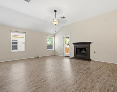224 Poplarwood Dr - Photo Thumbnail 9