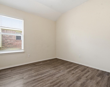 224 Poplarwood Dr - Photo Thumbnail 23