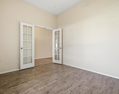 224 Poplarwood Dr - Photo Thumbnail 4