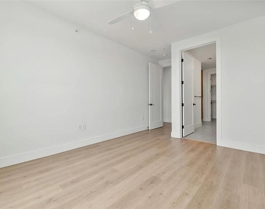 1701 Simond Ave - Photo Thumbnail 7