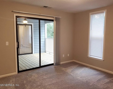 926 Cesery Terrace - Photo Thumbnail 15