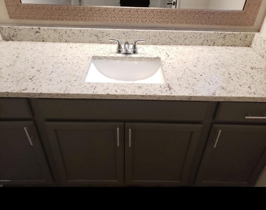 926 Cesery Terrace - Photo Thumbnail 11