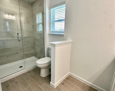 380 Belfort Court - Photo Thumbnail 8