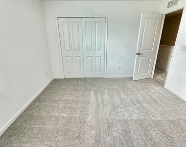 380 Belfort Court - Photo Thumbnail 9