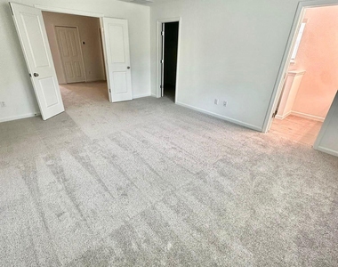 380 Belfort Court - Photo Thumbnail 5