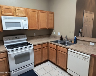 6112 Maggies Circle - Photo Thumbnail 2
