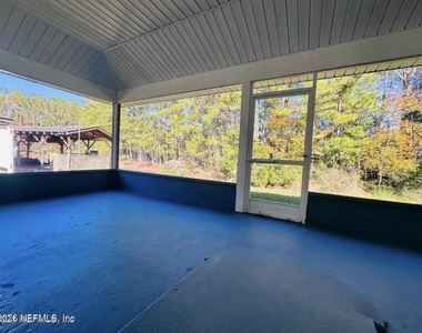 543 Charles Pinckney Street - Photo Thumbnail 16
