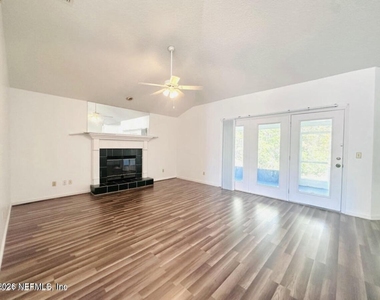 543 Charles Pinckney Street - Photo Thumbnail 1