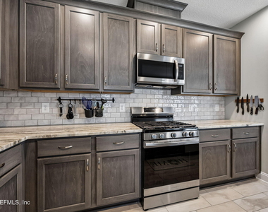 159 Rose Dew Drive - Photo Thumbnail 12