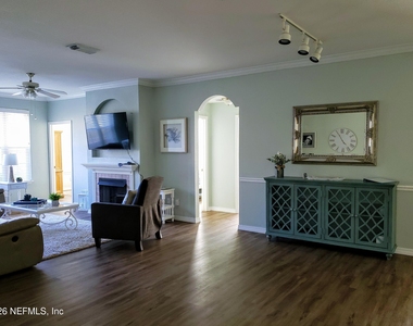 13810 Sutton Park Drive N - Photo Thumbnail 5