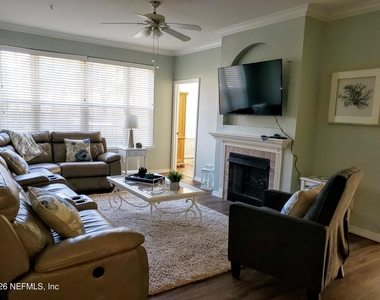 13810 Sutton Park Drive N - Photo Thumbnail 4