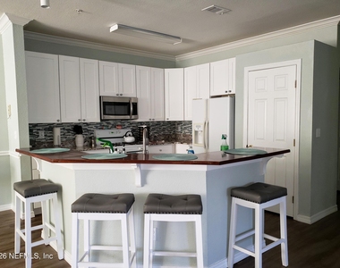 13810 Sutton Park Drive N - Photo Thumbnail 3