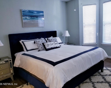 13810 Sutton Park Drive N - Photo Thumbnail 7