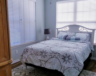 13810 Sutton Park Drive N - Photo Thumbnail 11
