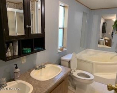 115 Greer Lane - Photo Thumbnail 9