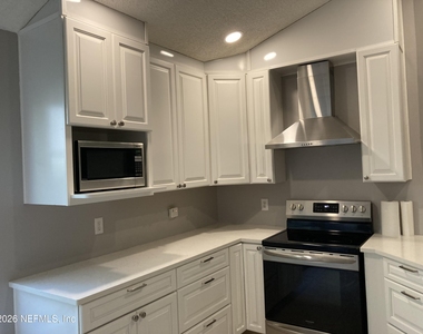 8150 Loch Lomond Ln Lane - Photo Thumbnail 2