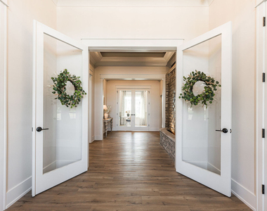 108 Boulder Court - Photo Thumbnail 18