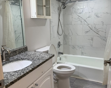 6027 103rd Street - Photo Thumbnail 9