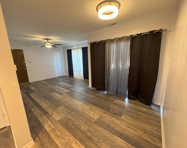 6027 103rd Street - Photo Thumbnail 18