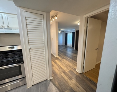 6027 103rd Street - Photo Thumbnail 16