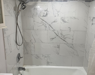 6027 103rd Street - Photo Thumbnail 7