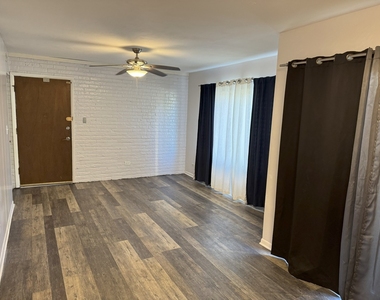 6027 103rd Street - Photo Thumbnail 6