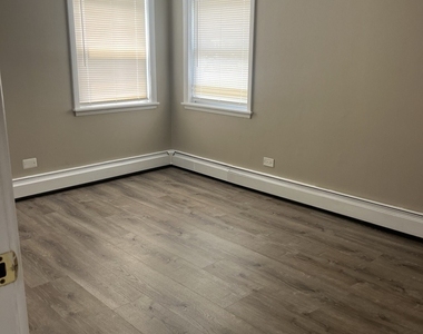 10805 S Lloyd Drive - Photo Thumbnail 8