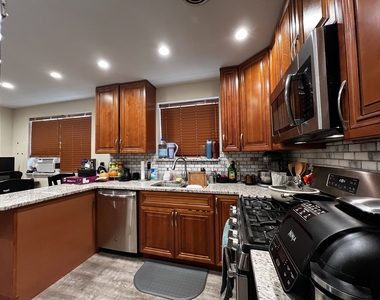 8052 N Oriole Avenue - Photo Thumbnail 1