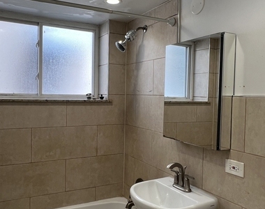 8052 N Oriole Avenue - Photo Thumbnail 13