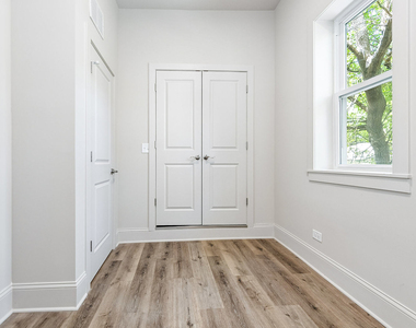 1238 N Artesian Avenue - Photo Thumbnail 13
