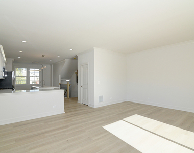 212 Walnut Street N - Photo Thumbnail 13