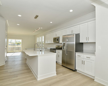 212 Walnut Street N - Photo Thumbnail 29