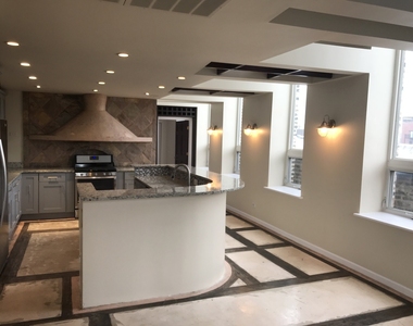 1312 N Clybourn Avenue - Photo Thumbnail 4