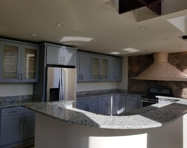 1312 N Clybourn Avenue - Photo Thumbnail 6