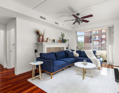 656 Pearson Street - Photo Thumbnail 4