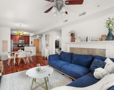 656 Pearson Street - Photo Thumbnail 5